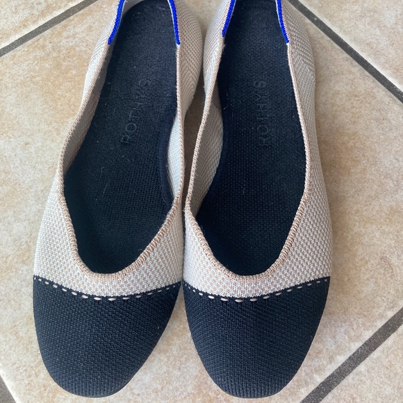 Rothys Size 7 Tuxedo The Square - Great Condition - Picture 1 of 12